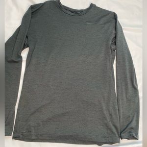Men’s Medium Nike Long Sleeve Dry-Fit Shirt